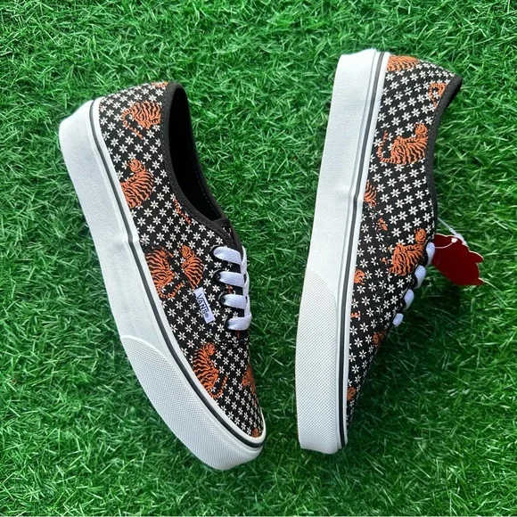 Vans Authentic Tiger Floral Black White - Picture 7 of 9